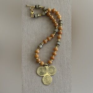 22 inch Brown Bodhi Root Apple bead necklace NWOT